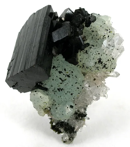 Sharp Lustrous Babingtonite