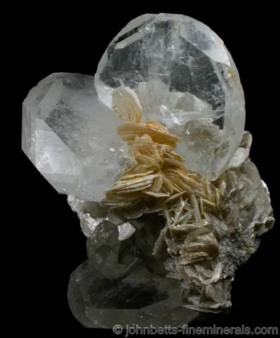 Goshenite with Muscovite