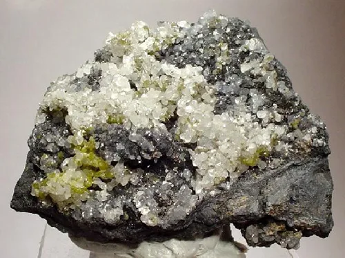 Bromargyite with Smithsonite