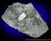 Cubic Cobaltite in Actinolite Matrix