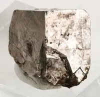 Single Cubic Cobaltite Crystal