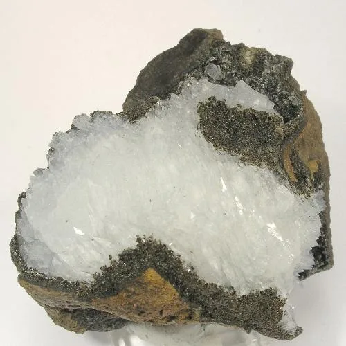 Dense Epistilbite Growth