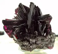 Dark Intersecting Erythrite