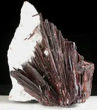 Acicular Huebnerite Spray
