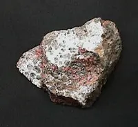 Hydrozincite Crust on Zincite