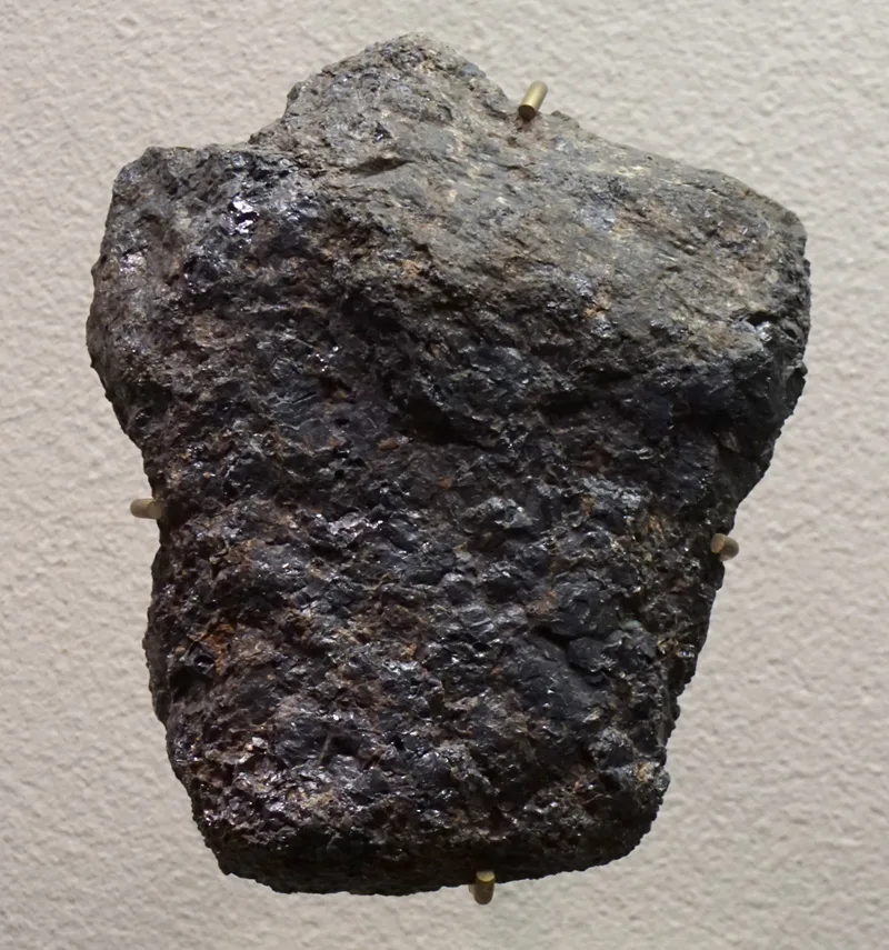 Magnesiochromite Crystal Mass