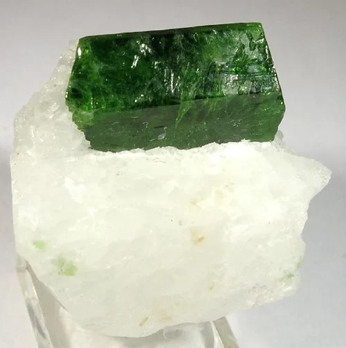 Emerald-Green Pargasite