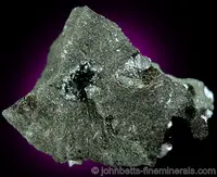 Pumpellyite-(Fe) on Basalt