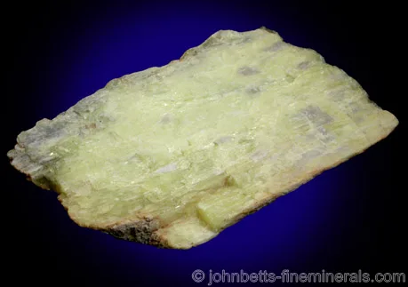 Yellow, Strongly Fluorescent Scapolite