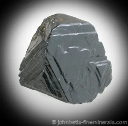 Black Spinel with Growth Layers