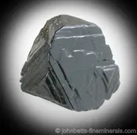Black Spinel with Growth Layers