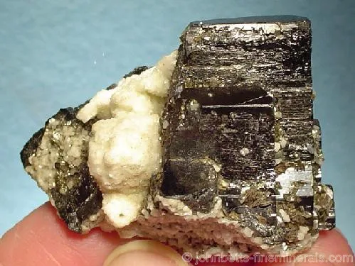 Blocky, Parallel-growth Wolframite